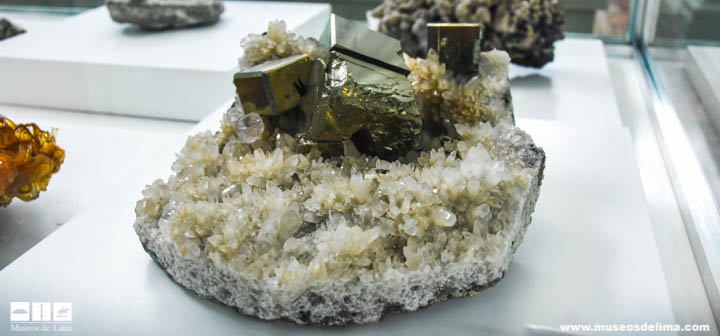 cuarzo y pirita, Museo Minerales Andrés del Castillo